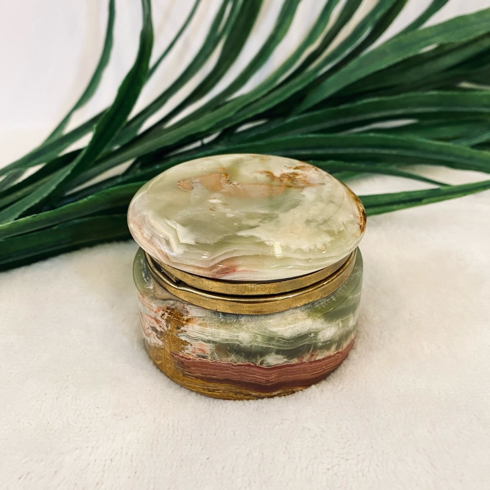 Vintage Natural Onyx Stone & Brass Round Jewelry Trinket Box